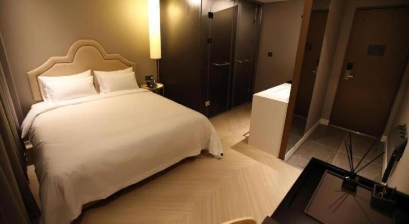 בוסאן Londoner Hotel מראה חיצוני תמונה